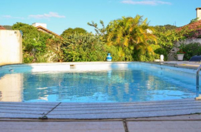 Paz em meio ao verde, estudio com piscina no Corrego Grande N770